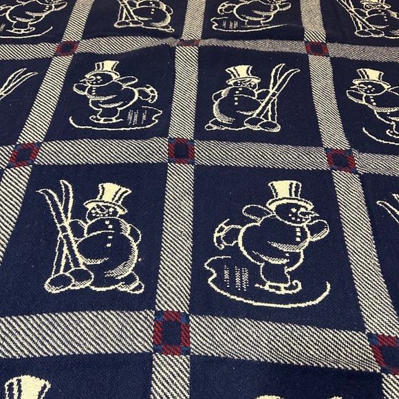 Snowman Tapestry Throw Blanket - Picture 5 of 5
